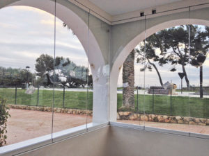 aluteknic-cortinas-vidrio-camping-las-palmeras-torredembarra