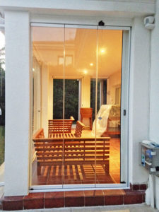 aluteknic-cortinas-vidrio-chalet-en-sitges