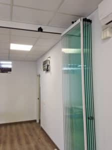 aluteknic-cortinas-vidrio-oficinas-rubi