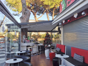 aluteknic-cortinas-vidrio-pergola-bioclimatica-heladeria-castelldefels