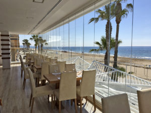 aluteknic-cortinas-vidrio-pizzeria-torredembarra