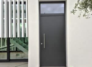 aluteknic-vallas-cancelas-puertas-aluminio-chalets-calafell-el-vendrell-1
